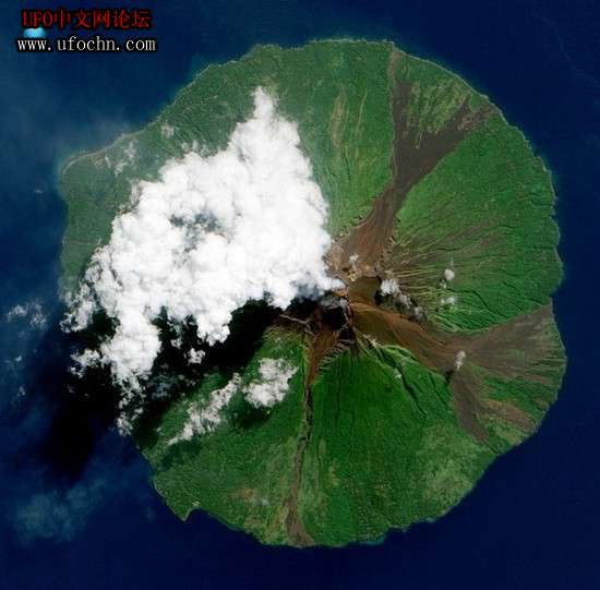 太空观测火山：萨瑞彻瑞火山在云层形成巨洞532 / 作者:伤我心太深 / 帖子ID:6896