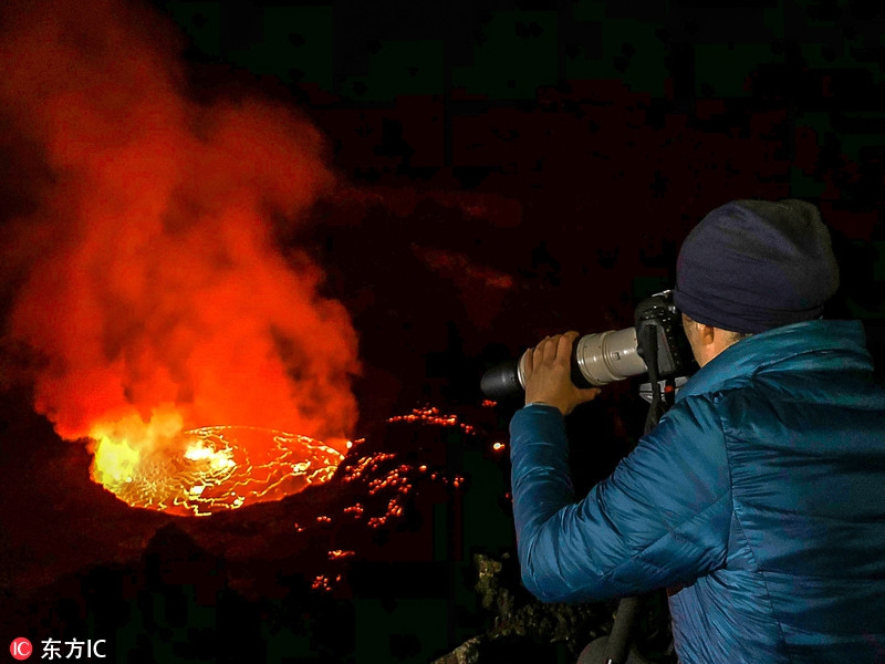 冒险家居然在火山口上玩命露营，厉害了！225 / 作者:UFO外星人爱好者 / 帖子ID:31803