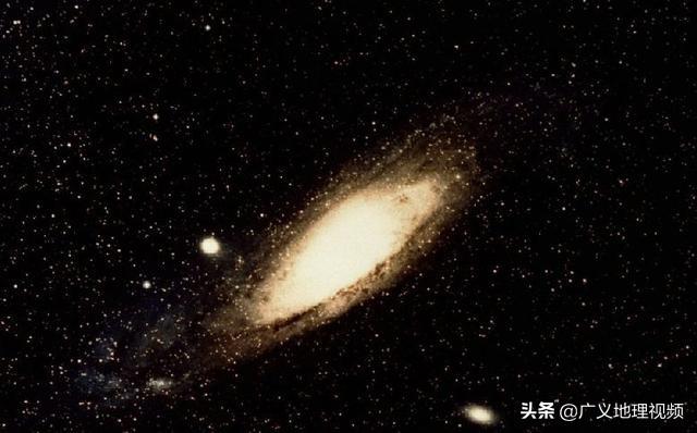 宇宙有半径为一光年的星球吗，它可以装下3亿亿亿个地球560 / 作者:zhoujingli / 帖子ID:44768