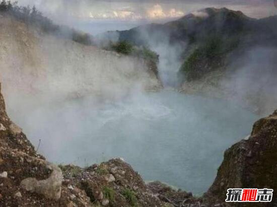 多米尼加沸水湖之谜，湖水沸腾温度超过100℃827 / 作者:志向探秘 / 帖子ID:49713