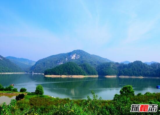 多米尼加沸水湖之谜，湖水沸腾温度超过100℃978 / 作者:志向探秘 / 帖子ID:49713