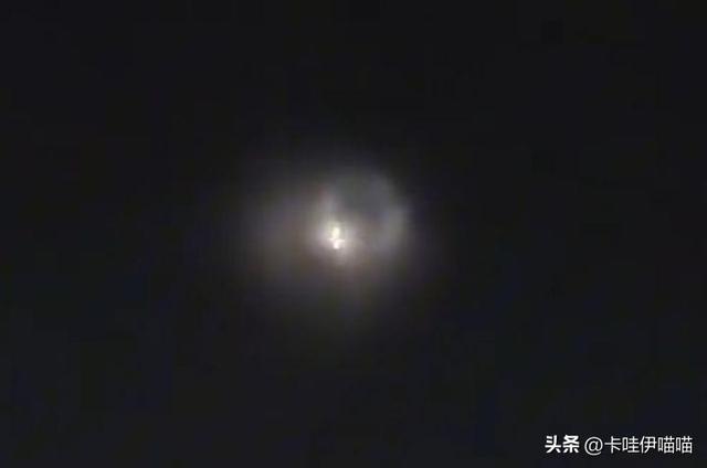 华北多地夜现不明飞行物，被一团云雾包裹着移动！其实它来自美国906 / 作者:断翅小蝶腥 / 帖子ID:127861