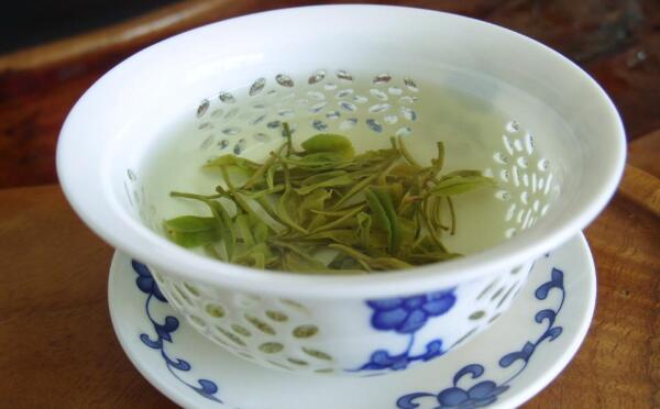 日照绿茶的特点，比普通绿茶更大（冲泡茶水颜色更深）699 / 作者:UFO爱好者 / 帖子ID:82890