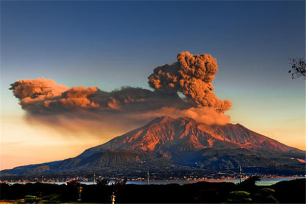 世界上最活跃的十座火山 这些火山都很危险比较活跃816 / 作者:UFO爱好者 / 帖子ID:92216