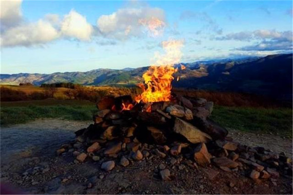 世界上最小的火山 布斯卡火山（1.2米高难以置信）498 / 作者:UFO爱好者 / 帖子ID:92293