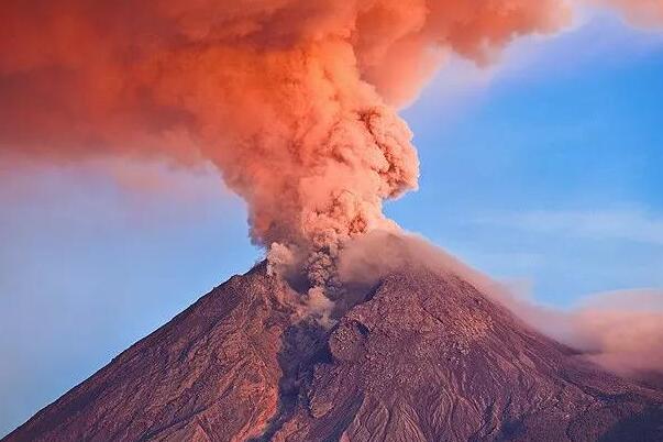 火山是怎么形成的?板块运动，地壳岩浆喷发(地下150千米)776 / 作者:UFO爱好者 / 帖子ID:78770