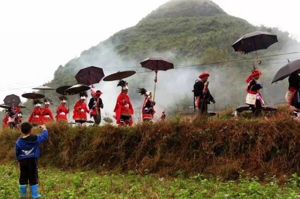 赶鸟节是哪个民族的节日：瑶族纪念瑛姑和李小二爱情的节日715 / 作者:UFO爱好者 / 帖子ID:71386